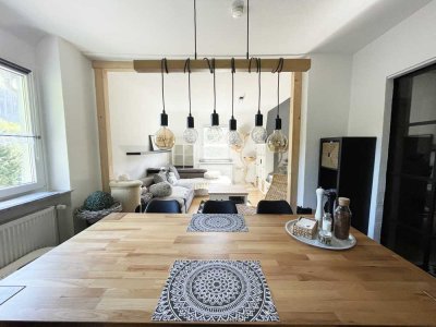 Sorglos einziehen – Komplett modernisierte Dachgeschosswohnung