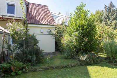 Großzügiges Einfamilienhaus mit großem Garten und Obstbäumen