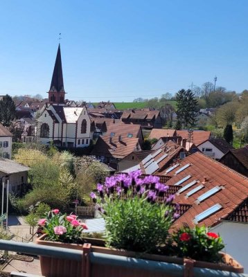 Dachgeschosswohnung mit herrlichem Ausblick über Gauangelloch
