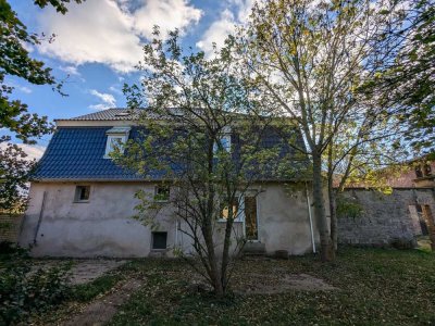 ehem. Gutshaus ohne Denkmalschutz im Grünen von Bernburg für fleißige Familie (San.-Bed.)