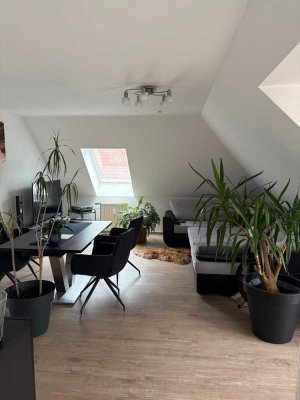Gepflegte 2-Zimmer Dachgeschosswohnung in Augsburgs Universitätsviertel