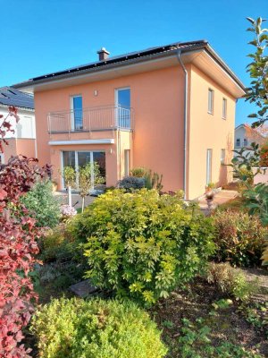 von Privat: Modernes EFH für Gartenfreunde in Bad Münster am Stein-Ebernburg, Nähe Bad Kreuznach