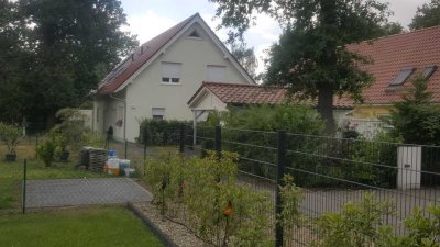 Exklusive Doppelhaushälfte mit Garten in Brieselang