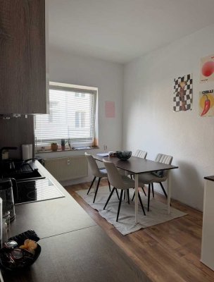 Schöne, helle 2-Zimmer-Wohnung mit Balkon zu vermieten