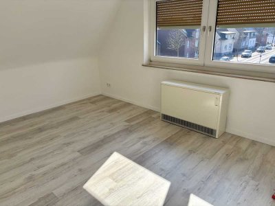 Schöne und sehr helle 2,5-Zimmer-Dachgeschosswohnung