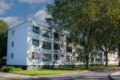 Zeitgemäß wohnen: 2 Zimmer mit Einbauküche und Loggia