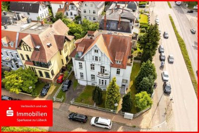 Repräsentatives Altbau-Mehrfamilienhaus in begehrter Lage - 4 Wohneinheiten plus Gewerbe