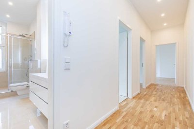 Stilvoller Altbaucharme – frisch renovierte, ruhige 2-Zi-Wohnung mit Balkon! Innenhof-Lage!