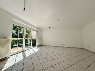 Moderne 1 ZKB/Terrassen Wohnung mit Einbauküche im Souterrain