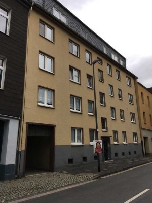 Schöne helle Wohnungen mit Balkon im 2. OG -
