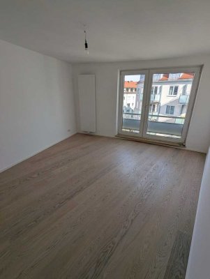 sanierte 1-ZImmer-Wohnung mit Wohnküche