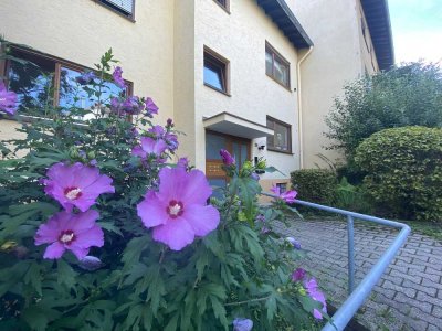In Lannesdorf passiert was - Kapital, Eigennutzung oder Zweitwohnung in schöner leichter Hanglage.