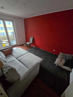 Geräumige 3 Zimmer Wohnung mit Balkon in zentraler Lage!