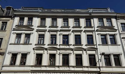 "Charmante 2-Zimmer-Maisonette mit Dachterrasse in stilvollem Gründerzeithaus von 1879"