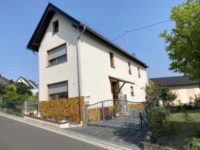 Gepflegtes, ideales Einfamilienhaus im Wohngebiet von Nickenich mit großem Garten und Stellflächen
