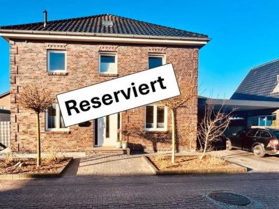 Reserviert - Moderne Stadtvilla, Haus in Emden Wolthusen mit großzü. Garten und stilvoller Terrasse