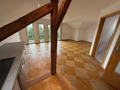 Dachgeschosswohnung mit Ausblick über Apolda mit EBK