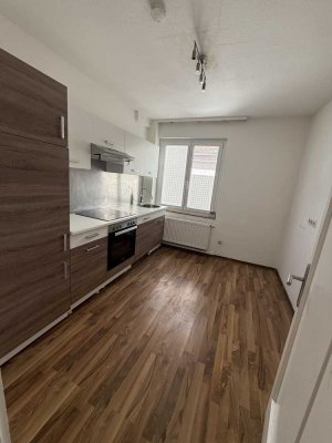 Gepflegte Wohnung mit vier Zimmern im Zentrum von Heidenheim an der Brenz
