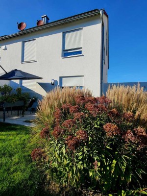 Doppelhaushälfte in gefragter Lage mit Traumblick, PV mit Speicher, Wallbox