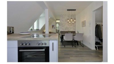 Schöne DG Wohnung inkl. moderner EBK in Düsseltal