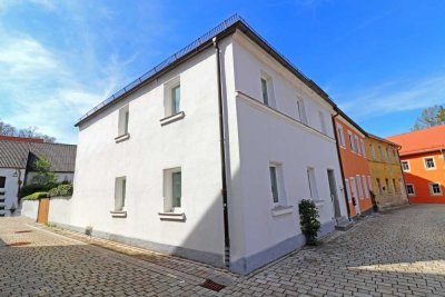 Gepflegtes Stadthaus mit Nebengebäude und Hinterhof in zentraler Lage von Grafenwöhr
