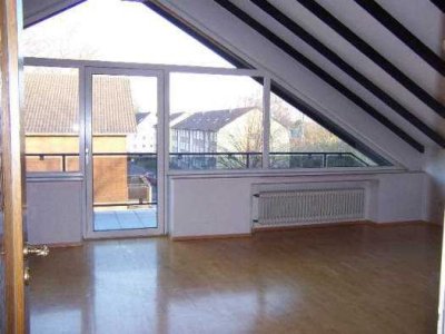Stilvolle 2-Zimmer-Wohnung mit Balkon und Einbauküche in Leverkusen