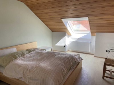 Helle 3-Zimmer DG-Wohnung mit Einbauküche in Langweid am Lech