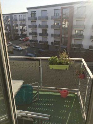Helle 2-Zimmer-Wohnung mit Südbalkon, Garage und Außenstellplatz