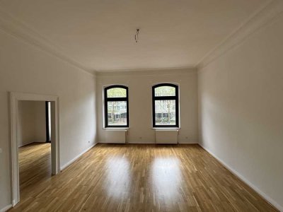 Sanierte 2,5-Zimmer-Altbauwohnung mit Balkon und Einbauküche in Düsseldorf