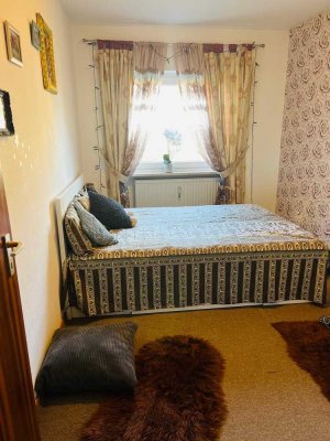 Geräumige, möblierte Familienwohnung in ruhiger Lage in Erlangen (Kaltmiete 1600 Euro)