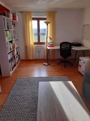 Schöne 2-Zimmer-Wohnung mit Balkon im 1. OG in Rosenheim-Westerndorf St. Peter
