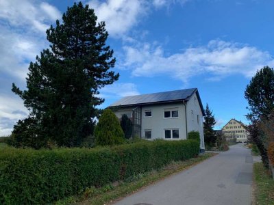 Erstbezug nach Sanierung: Charmante 2-Zimmer-Dachgeschosswohnung in Adelzhausen