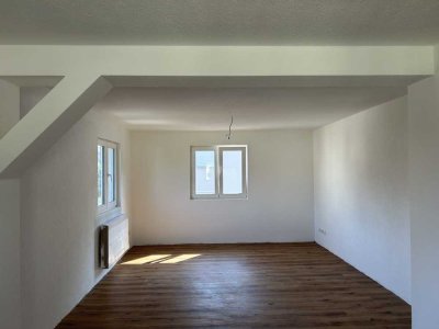 Erstbezug 1. OG in generalsaniertem Wohnhaus, Oststadt, Ortsteil Zell-Weierbach