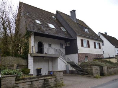 Wohnhaus mit Garage und Garten im Hochsolling