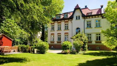 +++ Denkmalgeschützte Jugendstilvilla mit Grünanlage und Stellplätzen in Bestlage +++