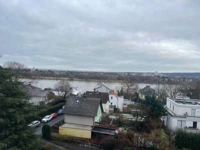 Zentrale 2-Zimmer ETW mit Rheinblick