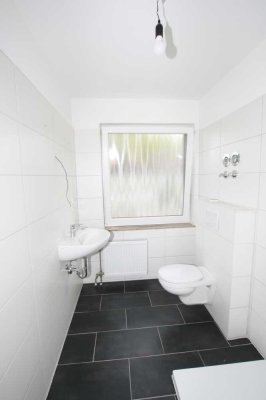 Sehr helle und geräumige 2-Zi-Whg. mit Balkon im 2.OG!