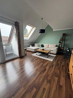 Stilvolle Dachgeschosswohnung mit außergewöhnlichem Raumgefühl in Mannheim-Neckarau