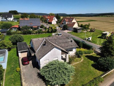 Gepflegter Bungalow mit Terrasse, großem Garten und Garage in Omersbach