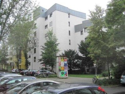 Willkommen in Ihrem renovierten Zuhause: 4-Zimmer-Stadtwohnung in Top Lage