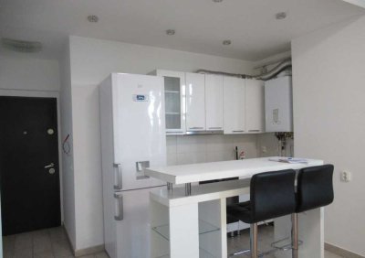Stilvolle, gepflegte 1,5-Zimmer-Wohnung mit Balkon und Einbauküche in Hösbach
