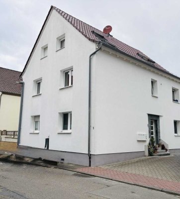 Hoch hinaus: Sonnige Dachwohnung mit 55 m² in ruhiger Hausgemeinschaft