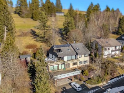 Schwarzwald-Anwesen mit Sauna in Vöhrenbach: Traumhaus mit Potential!