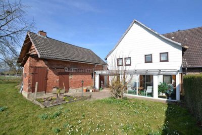 Fachwerkhaus mit Scheune und Nebengebäude