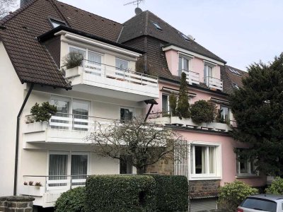 3-Zimmer-Wohnung  mit zwei großen Balkonen und Garage in Top-Lage von Bredeney