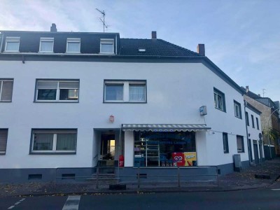 Renoviertes Mehrfamilienhaus mit 10 Wohneinheiten & 2 Garagen – Starke Kaltmiete