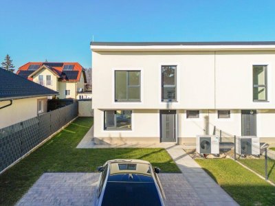 Neubau-Erstbezug: Moderne 4-Zimmer Doppelhaushälfte in Kapellerfeld mit PV-Anlage &amp; Garten