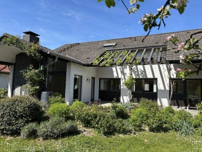 Geräumiges, 9-Raum-Einfamilienhaus mit gehobener Innenausstattung in Kelkheim (Taunus)
