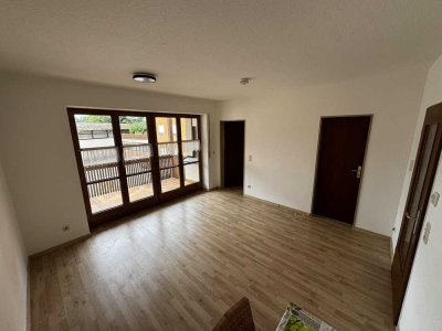 Charmante 2-Zimmer-Wohnung mit Balkon, Kellerabteil und Tg-Stellplatz in der Schongauer Innenstadt