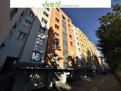 WELS | NEUSTADT: Top-renovierte 2-Zimmer-Wohnung mit Weitblick über die Dächer von Wels!